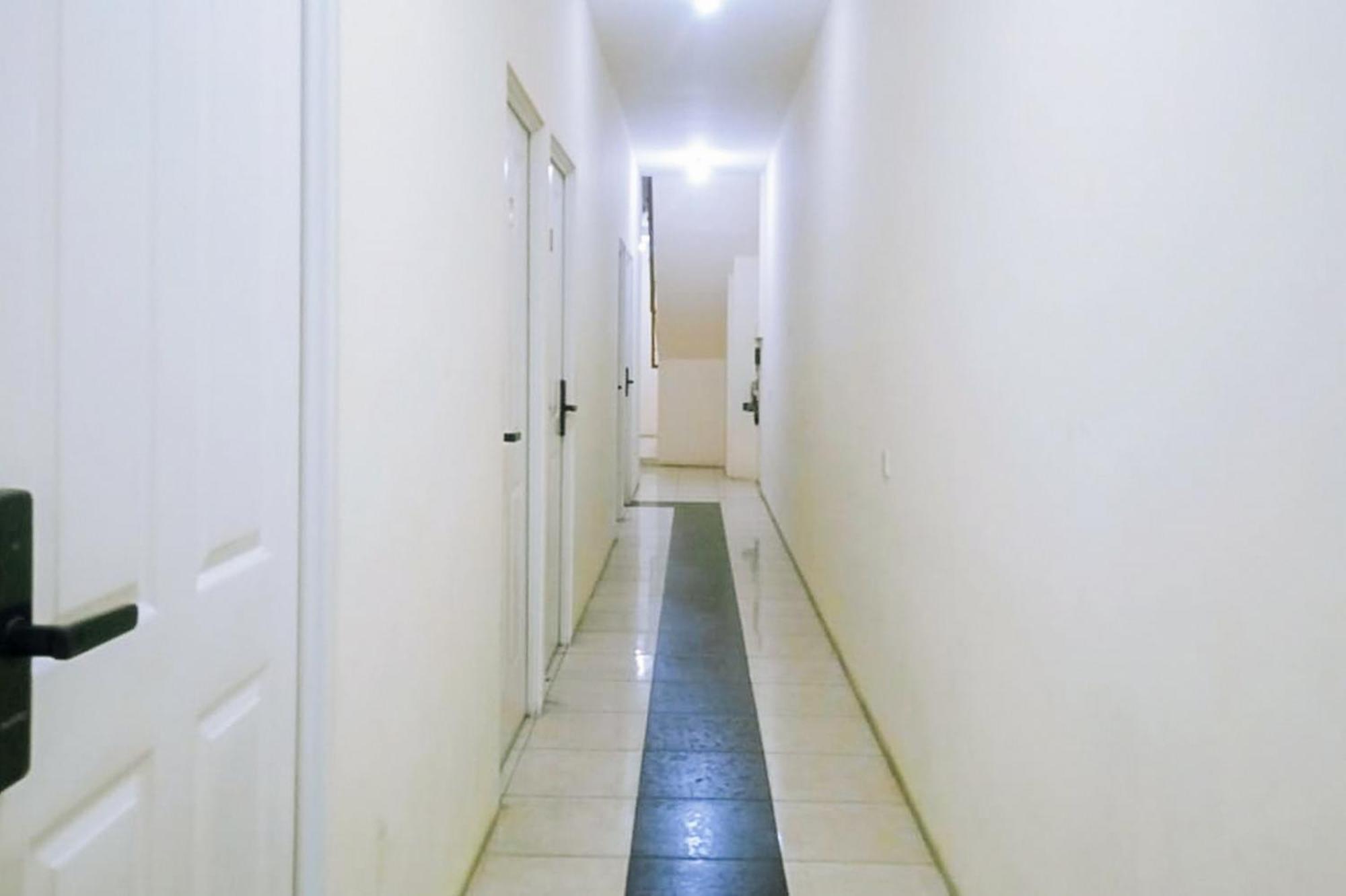 Makaliwe Mitra Reddoorz Hotel Jakarta