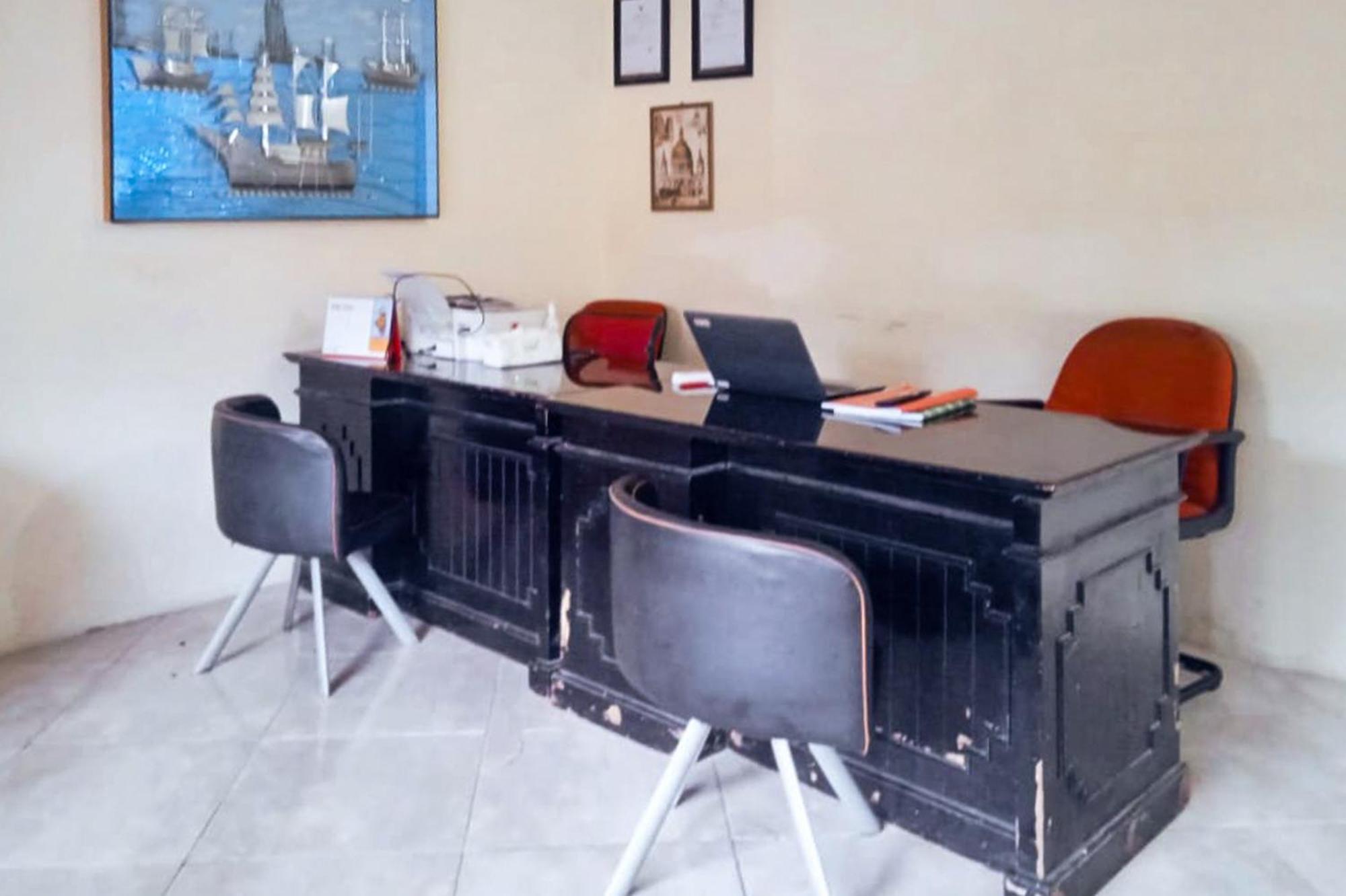 Makaliwe Mitra Reddoorz Hotel